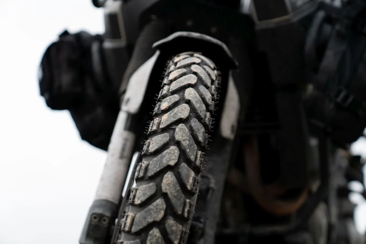 ยางมอเตอร์ไซค์ Mitas รุ่น E 07+ (E 07 plus) กึ่งวิบากใส่ F800gs, Tiger, CB500x (2018), Versys X, CRF-Rally, R1250GS ขอบ 17, 18, 19, 21 นิ้ว - Image 3