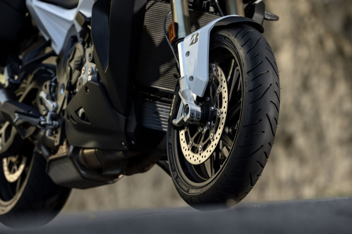 ยางมอเตอร์ไซค์ Bridgestone รุ่น Battlax T33 ขอบ 17, 19 นิ้ว - Image 3
